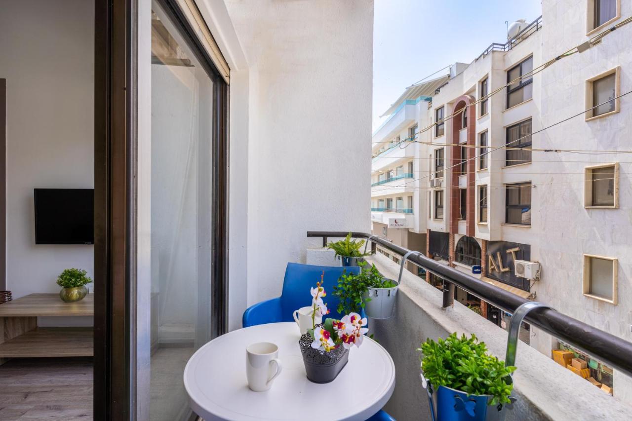 Eleni'S 1-Br Apt In Larnaca Center Exterior foto